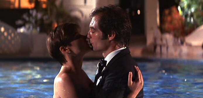 License to Kill, Timothy Dalton, swimming pool