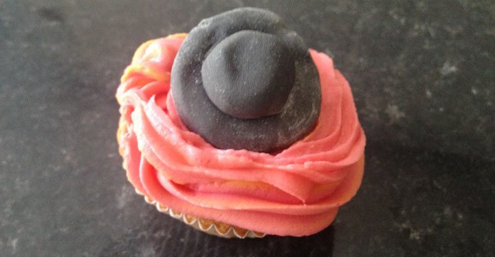 Oddjob cupcake